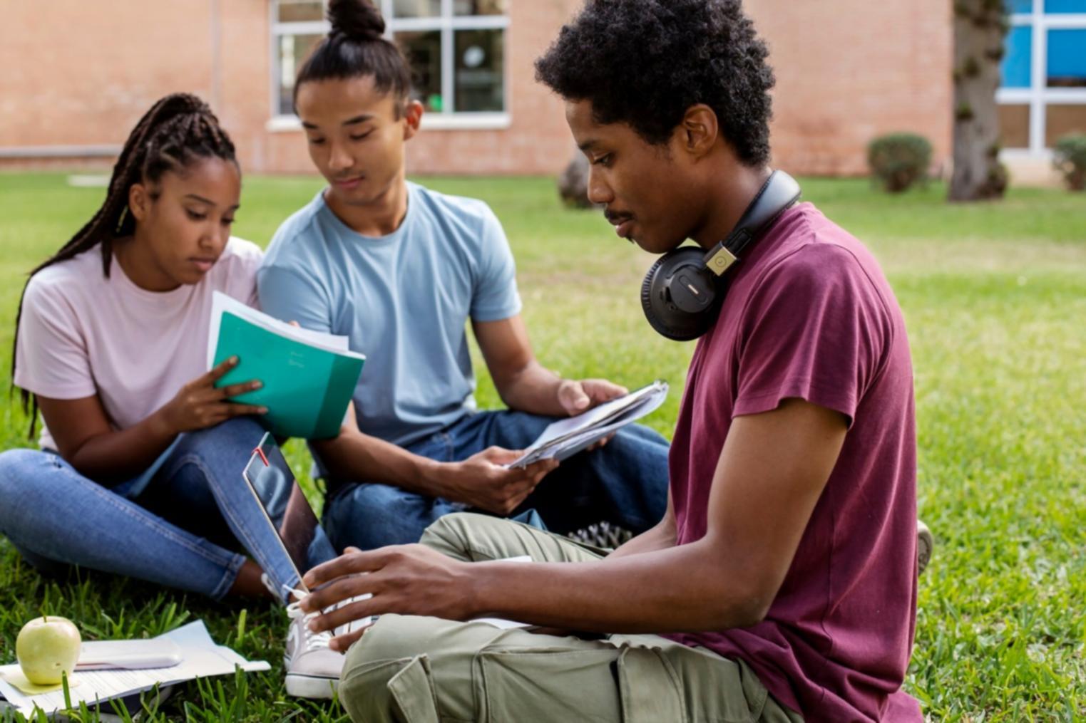 Investment portfolio performance visualization and growth metrics